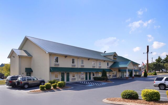 Douglas Inn And Suites