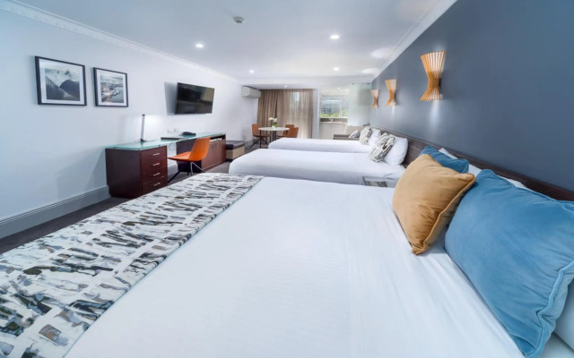 Hyde Park Inn Hotel