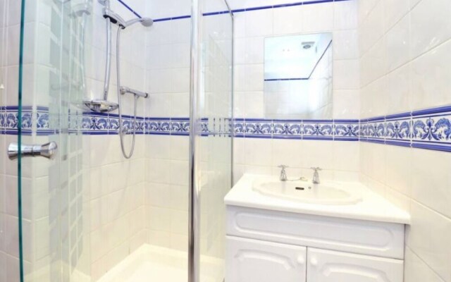 Bright and Central Studio Apartment