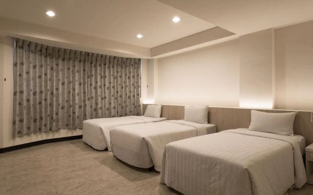 Lotus Yuan Business Hotel