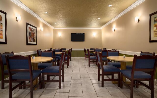 Days Inn High Level