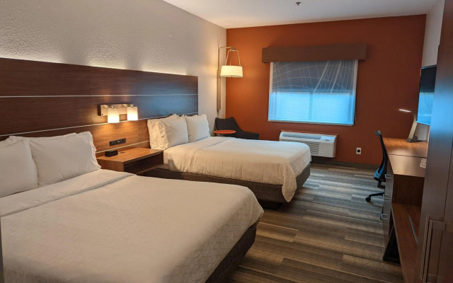 Red Lion Inn & Suites Mineral Wells