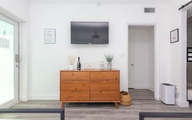 West Deco Boutique Apartments