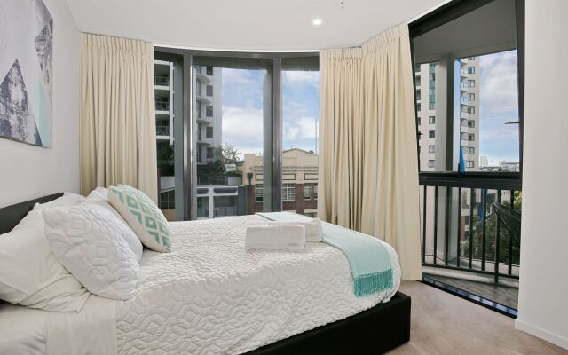 Stunning Urban Apartment In The CBD