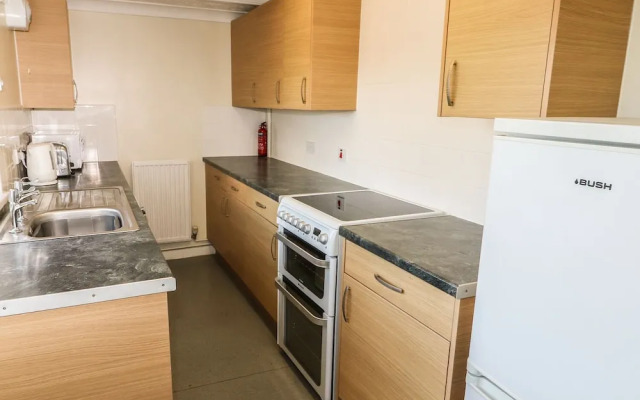 27 Whitegates