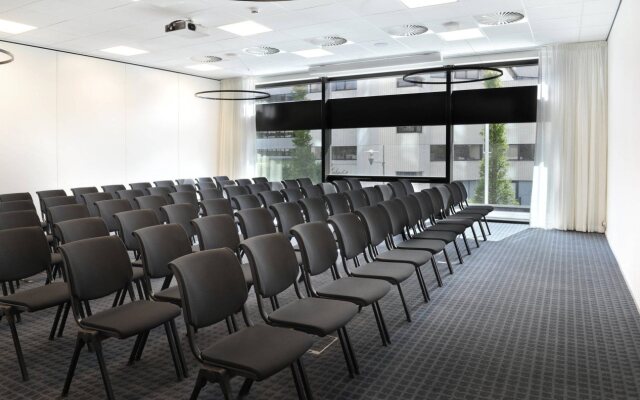 Отель Courtyard by Marriott Amsterdam Arena Atlas