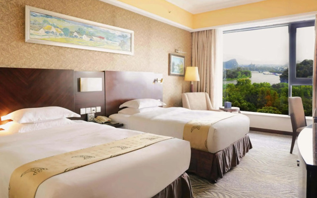 Guilin Lijiang Waterfall Hotel