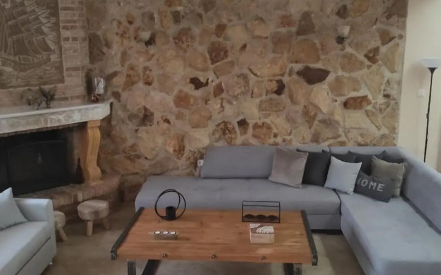 Nikos House Megara