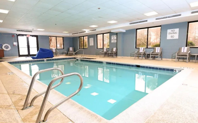 Holiday Inn Express Richmond Airport by IHG