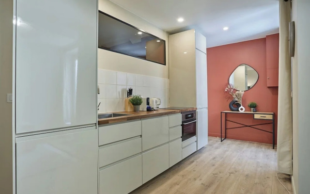 Apartment in the Center of Paris/montmartre