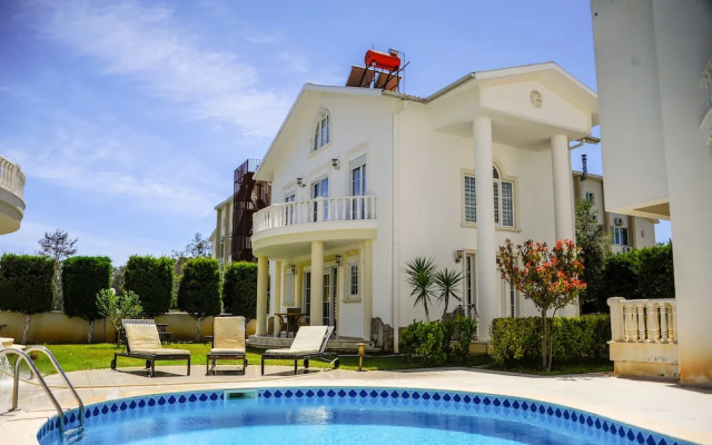 King Penelope Villas