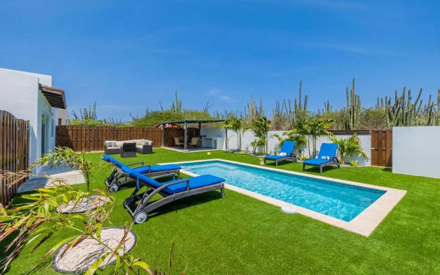 2BR Countryside Home w Sea Views Private Pool