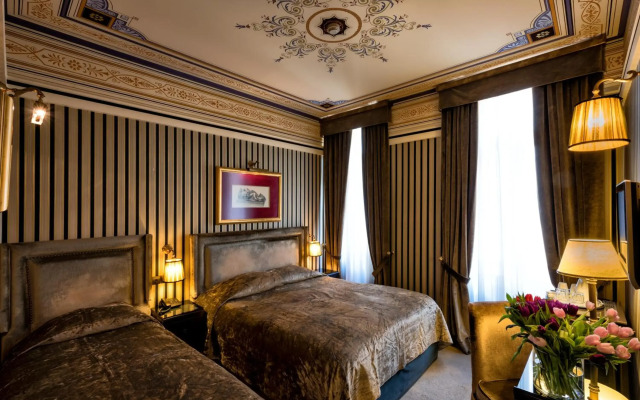 Maison Grecque