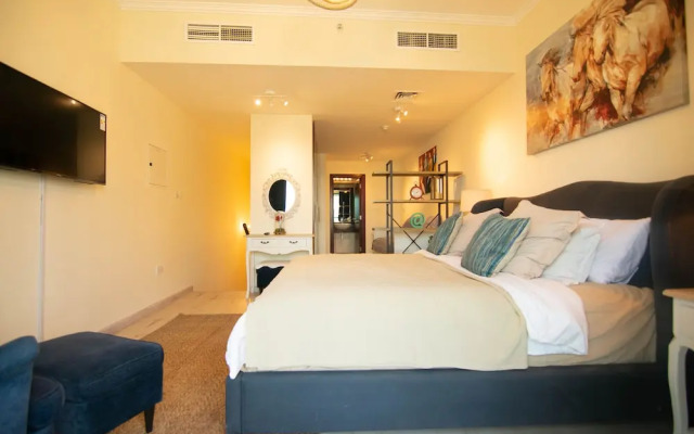 Lux BNB Jumeirah Lake Towers