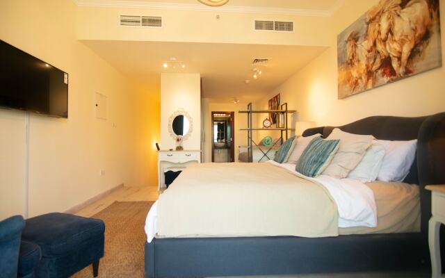 Lux BnB I X1 Tower I Golf Course & Sea Views