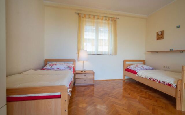 House Nikolina Poytya