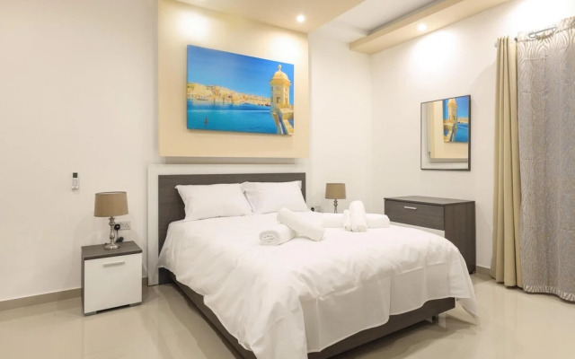 Luxurious Duplex Seafront Apt w/ Amazing Sea Views