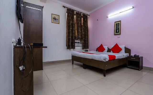 OYO 457 Hotel Mittal Residency