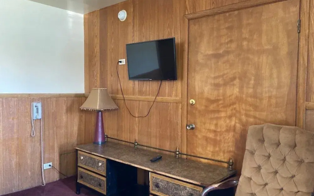 Highland Manor Motel