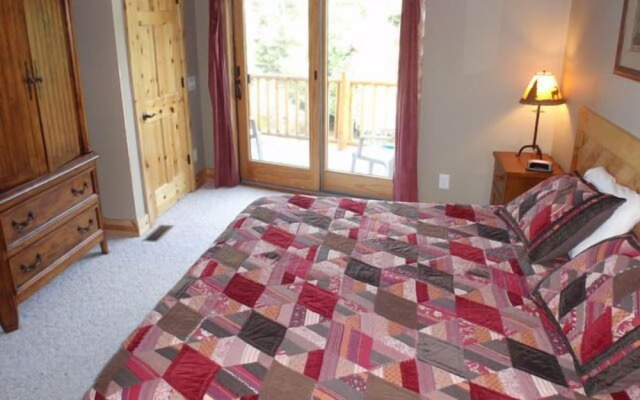 Cabins on Maple River