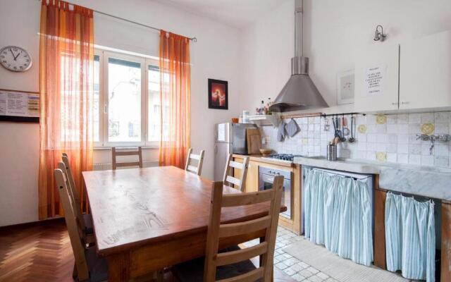 3 Bedrooms flat with parking and breakfast