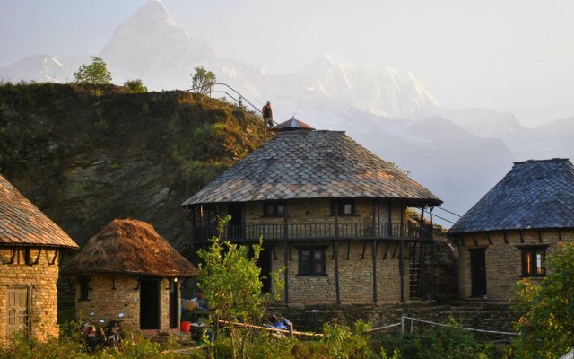 Bhanjyang Village Lodge