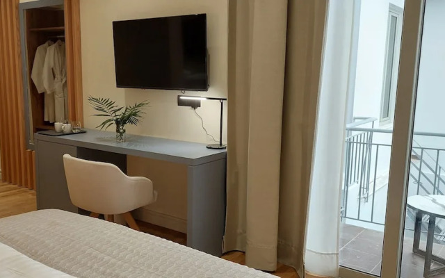 Elite Patras Suites