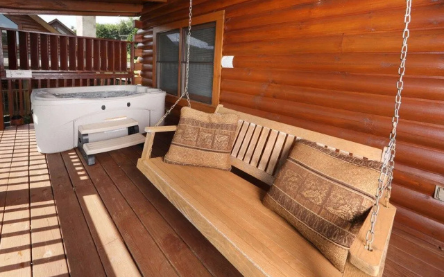 Bear Heaven - Two Bedroom Cabin