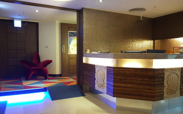 Honey Prince Hotel