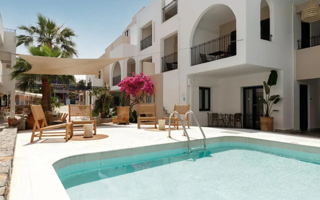 Nami Hotel & Suites