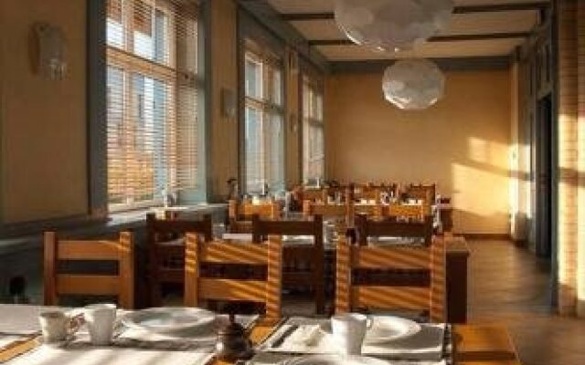 Weranda Restaurant & Rooms