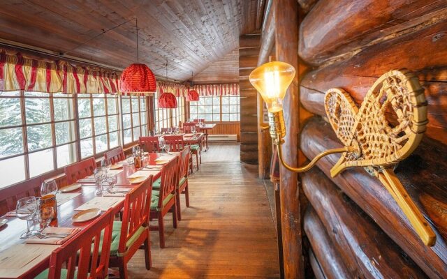 Storm Mountain Lodge Cabins & Dining