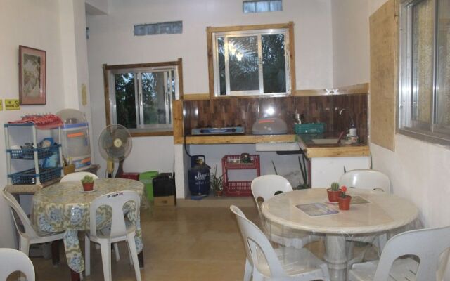 Maraño's Hometel