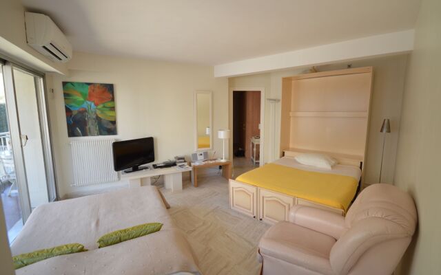 Three-bedroom apartment Super Cannes