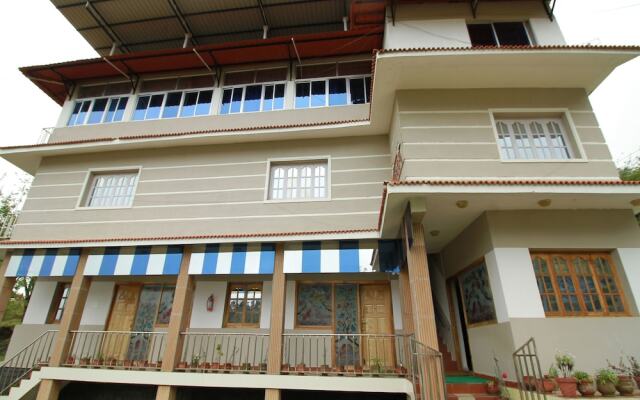 Oyo 11719 Hotel Sierra