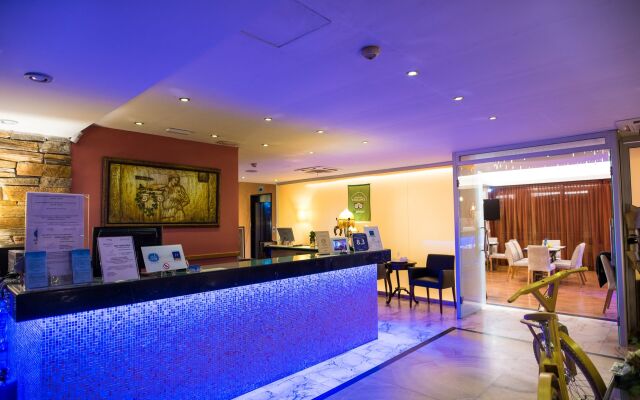 Anastazia Luxury Suites & Rooms
