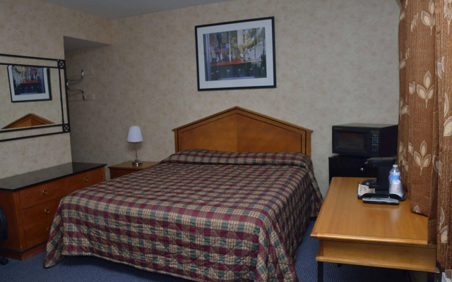 At 9 Motel Near Freehold I-195