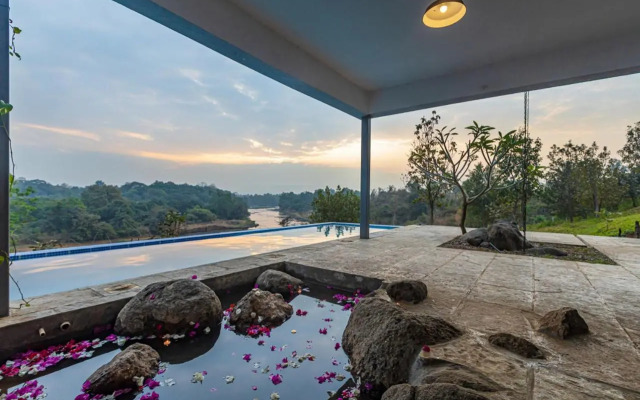 Saffronstays One Tree Farm, Karjat