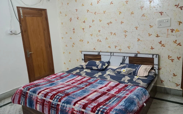 Roomshala 153 Hotel Krishnashrya