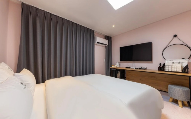Cheongju Yongam Sloth Hotel
