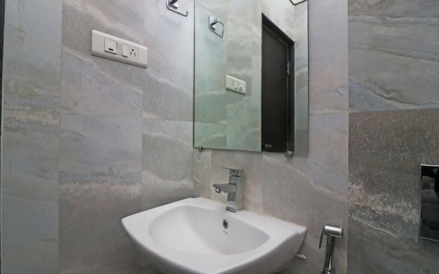 Hotel Mirabel by OYO Rooms