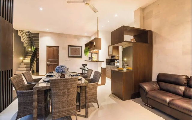 3 BR, 250 Sqmt Villa, Terrace, 10 min Available