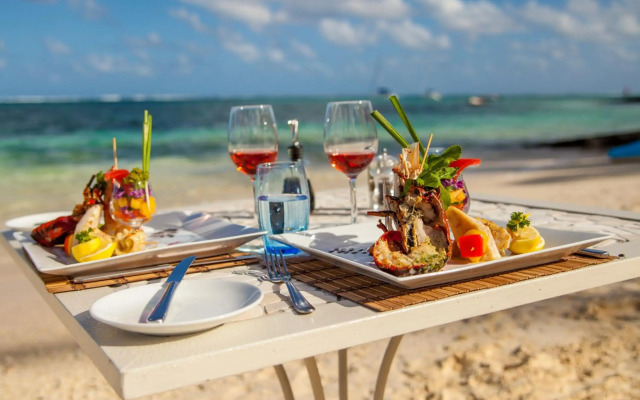 Astroea Beach Hotel