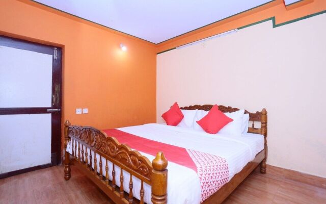 OYO 24221 Daneys Guest House