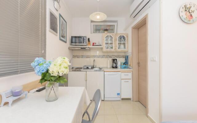 Orange - Garden Terrace - SA1