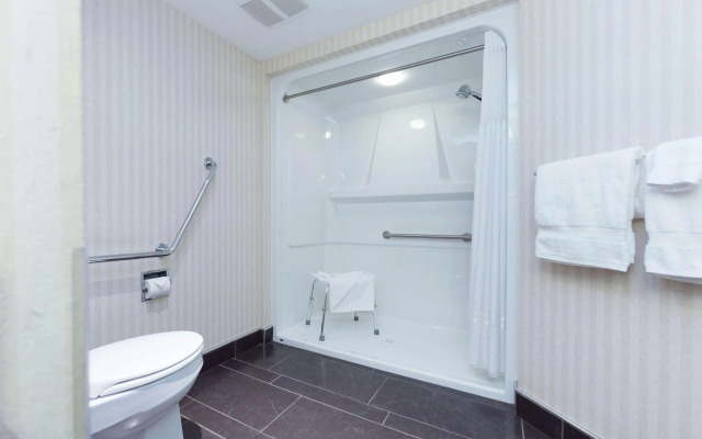 Best Western Plus Kelowna Hotel & Suites