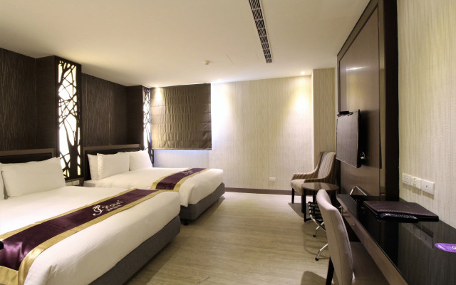 J Hotel