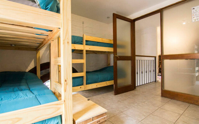 MedioMundo Hostel