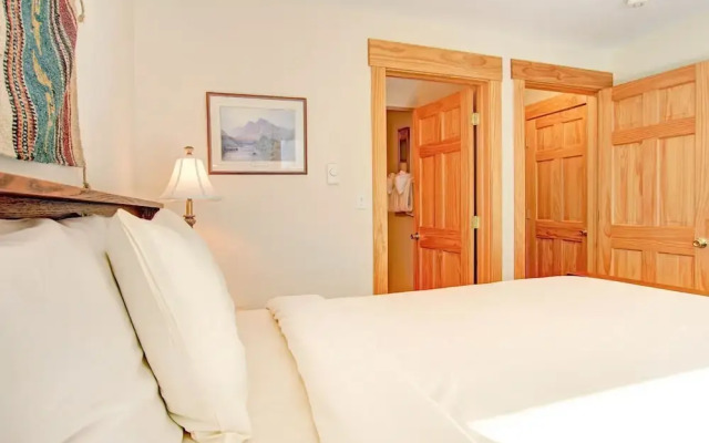 Snowdrift Peak 203 2 Bedroom Condo by RedAwning