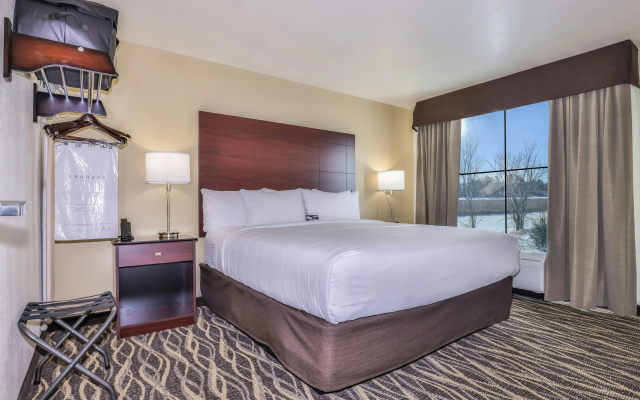 Cobblestone Hotel & Suites - Rhinelander